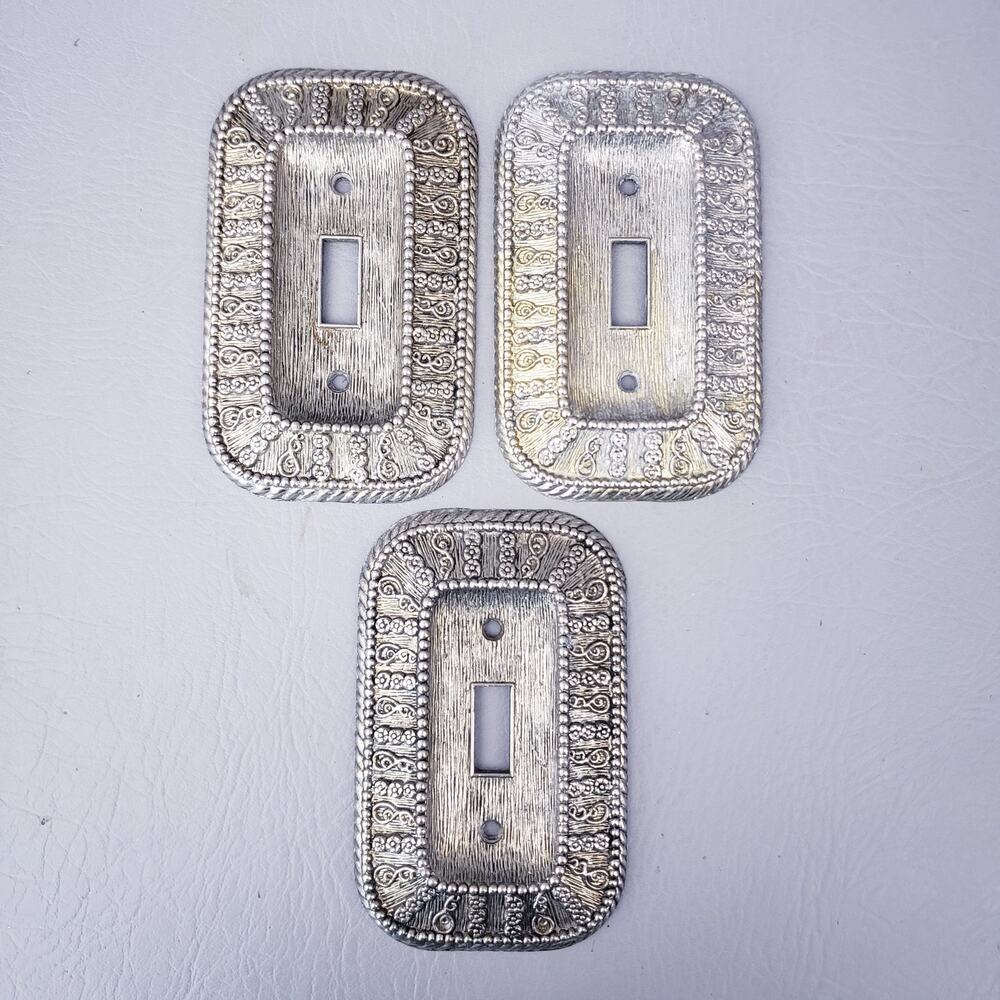 Set Of 3 Vtg Amer. Tack & Hdwe. Co. 50T Antique Brass Toggle Wall Plate 1968